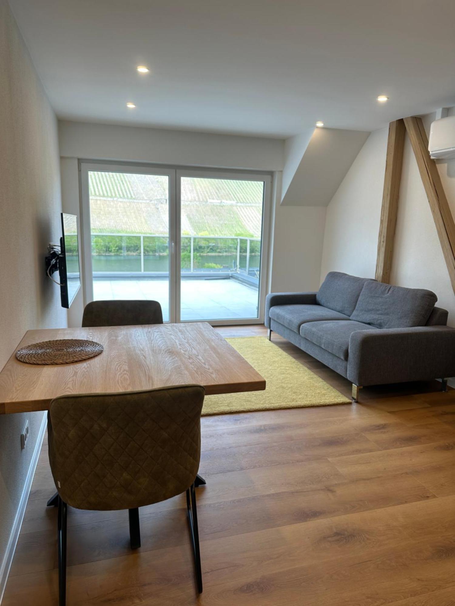 Moselappartements By Weingut Marco Adamy Losnich ภายนอก รูปภาพ