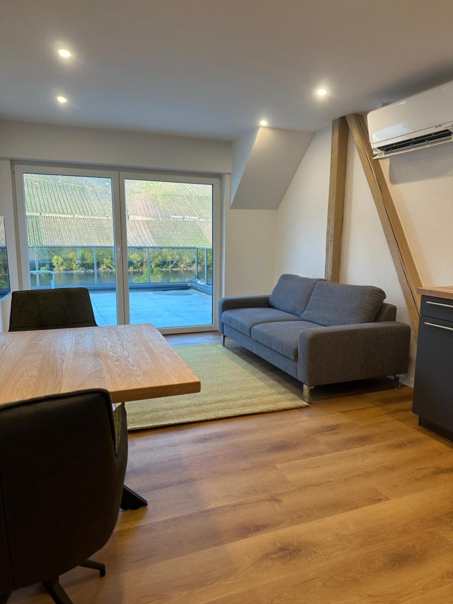 Moselappartements By Weingut Marco Adamy Losnich ภายนอก รูปภาพ
